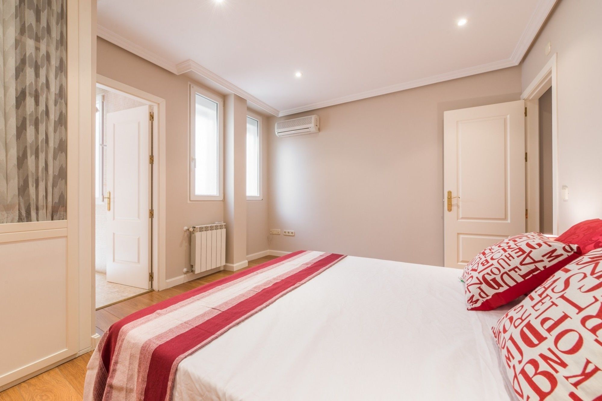 Apartamento - Barrio De Las Letras Madrid Exterior photo